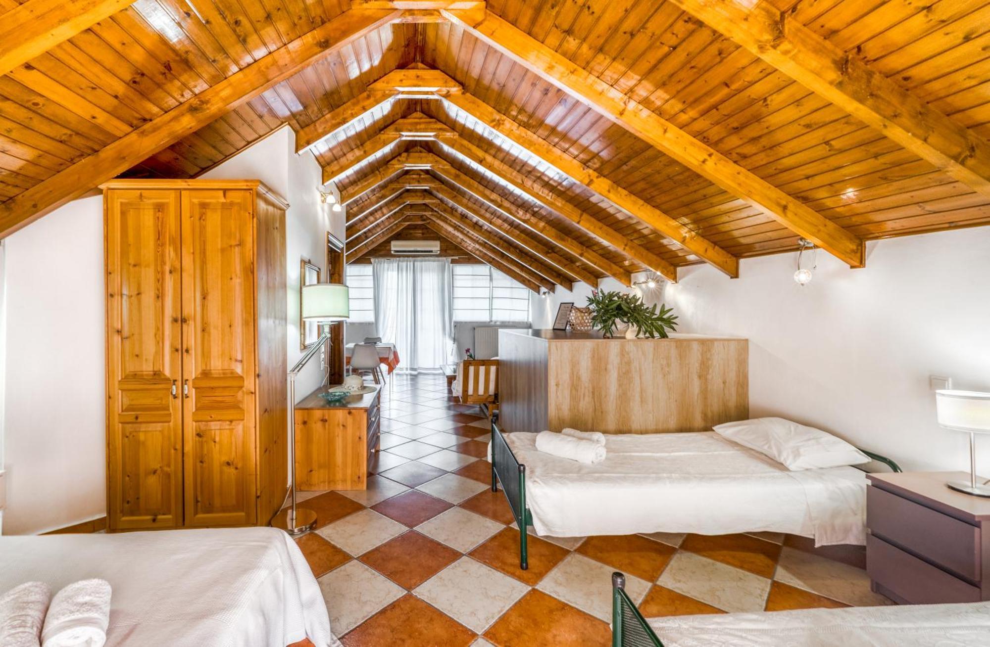 Rosa Seaview Loft